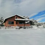 Сasa de vacaciones дар *